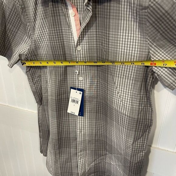 Ryan Seacrest short-sleeved, gray & white shirt, size small. - Picture 5 of 6